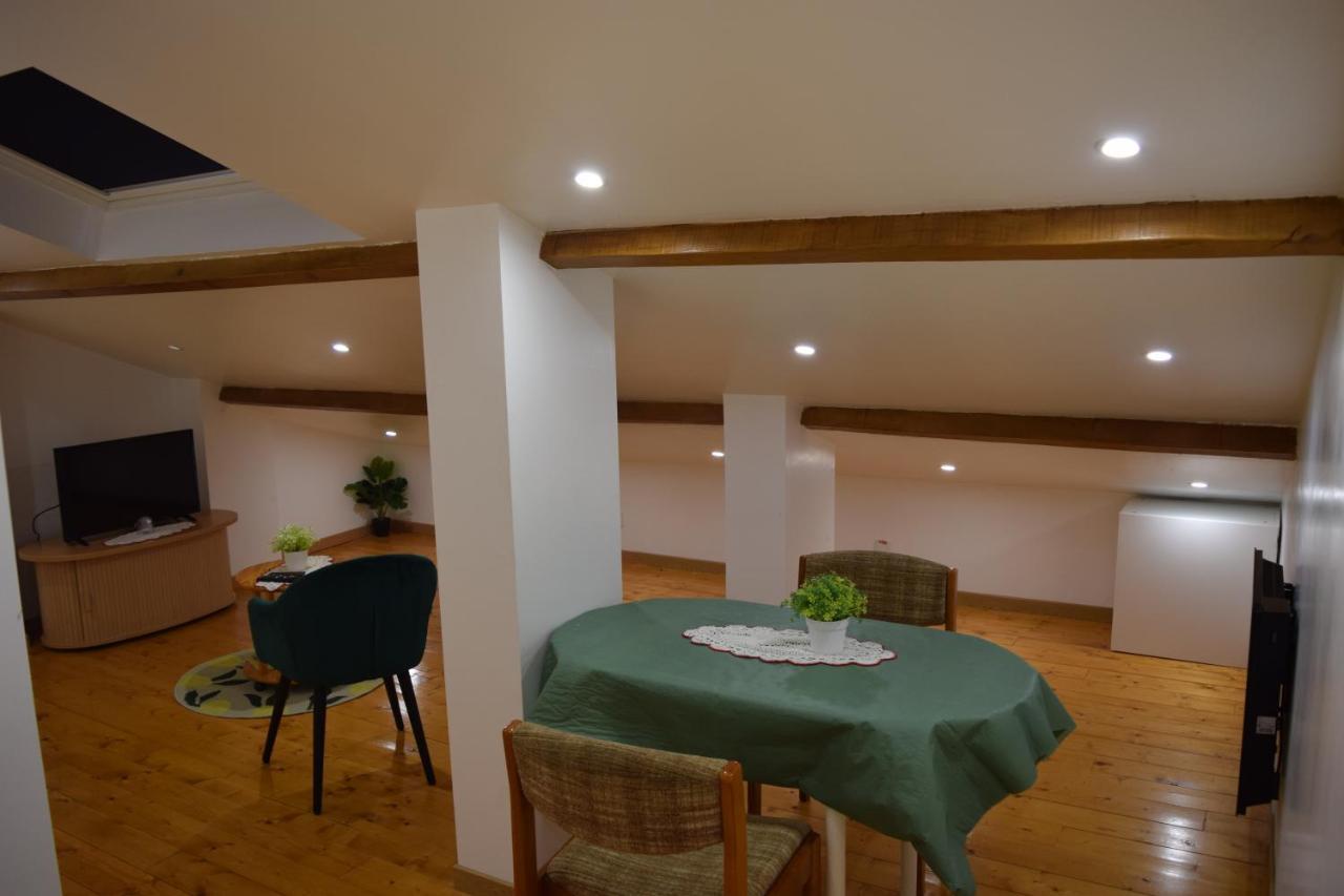 Appartement La Joie Dans Quartier Chic Pibrac Exteriör bild